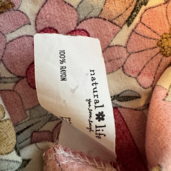 NATURAL LIFE Floral V-Neck Blouse in Pink and Yellow size large - Picture 7 of 7